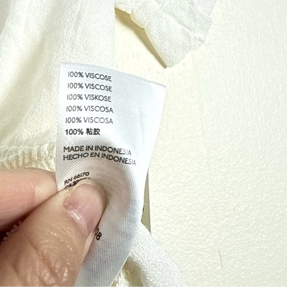 Urban Outfitters Womens White Smocked Crop Top NEW XS Stretch Y2K Casual Ruffle - Picture 5 of 8